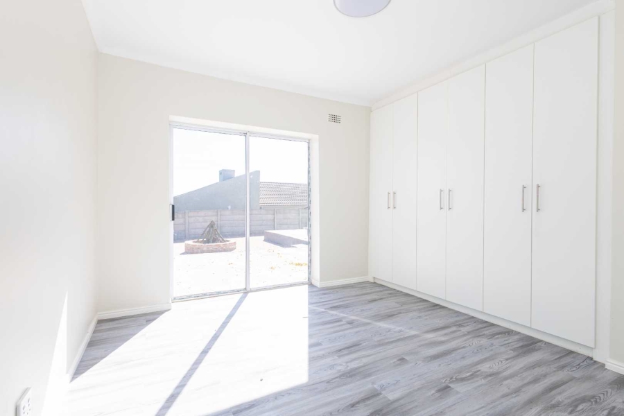 To Let 3 Bedroom Property for Rent in Morgenster Heights Western Cape
